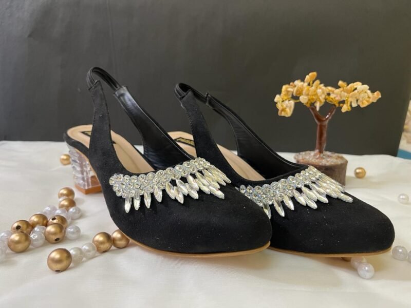 BLACK DAIMOMD STUDDED HEELS