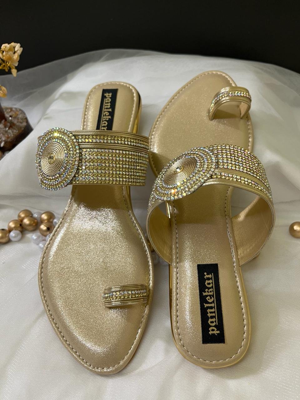Glittery golden chappal - Image 5