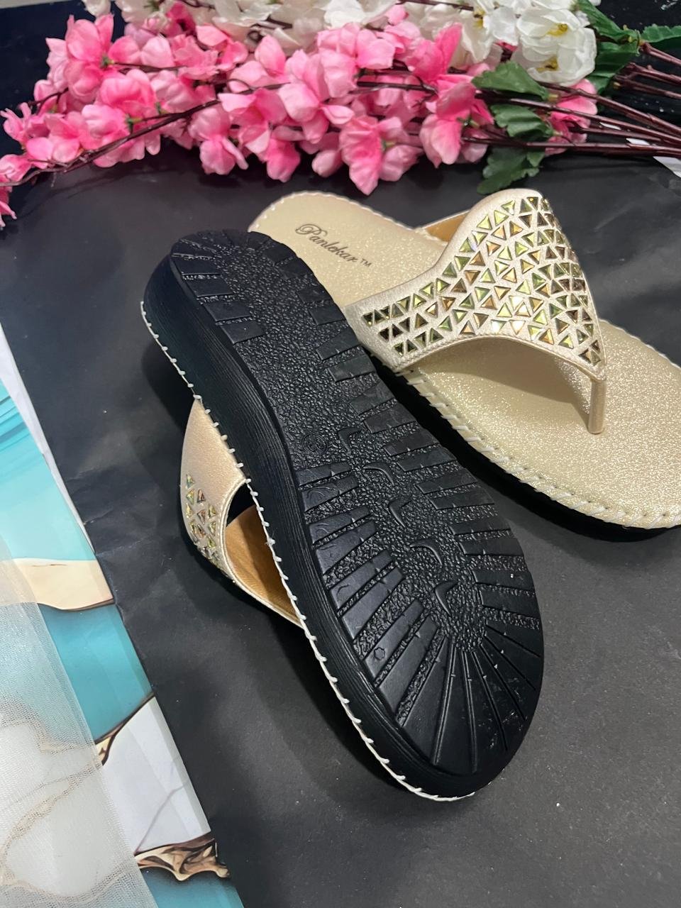 Beige ethnic slip-on sandals - Image 5